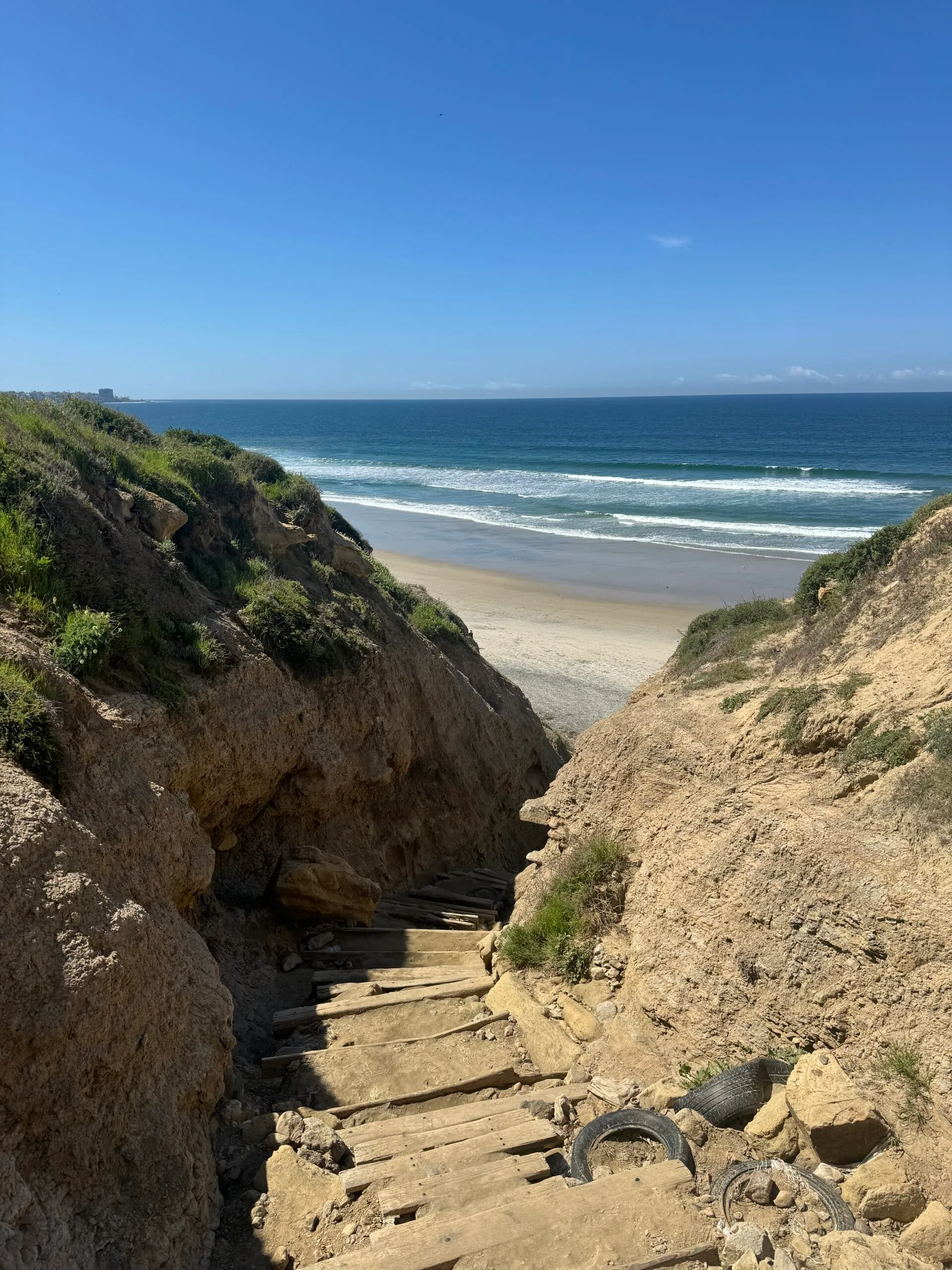 Path down to access Black's Beach